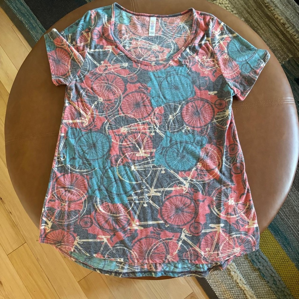 Womens LulaRoe Classic T size large relaxed fit bicycles bikes red blue gray